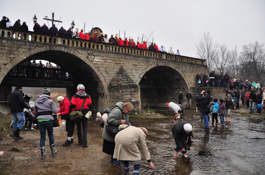 Podcast prowincjonalny, polskie podcasty, dróżki kalwaryjskie misteria podcast Łukasz Dziedzic najciekawsze polskie podcasty
